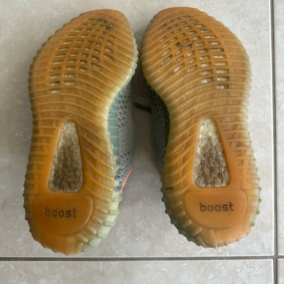 Yeezy Boost - Picture 7 of 8